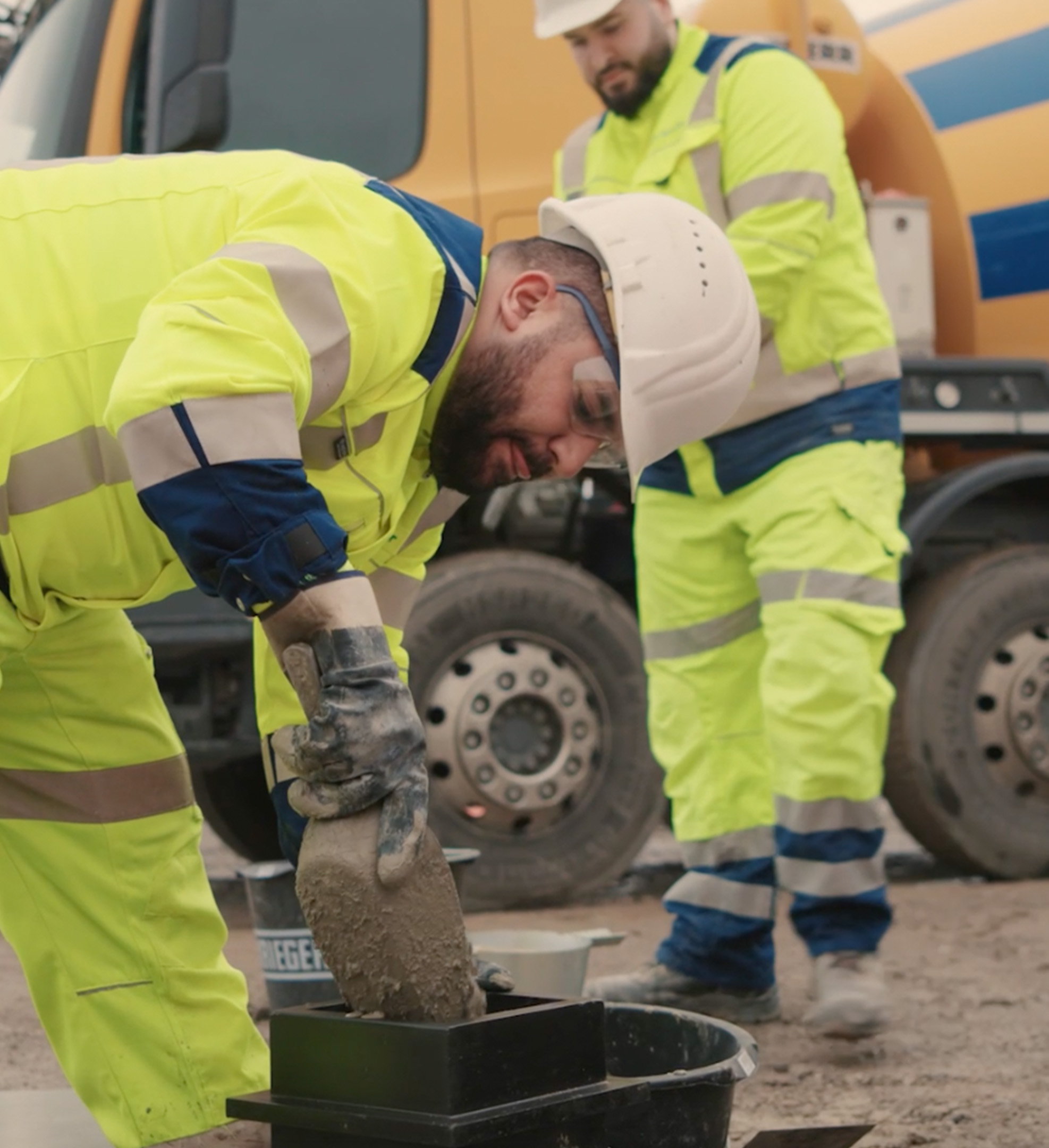 Baustoffüberwachung bei Krieger – sorgfältige Prüfung von Betonqualität direkt vor Ort